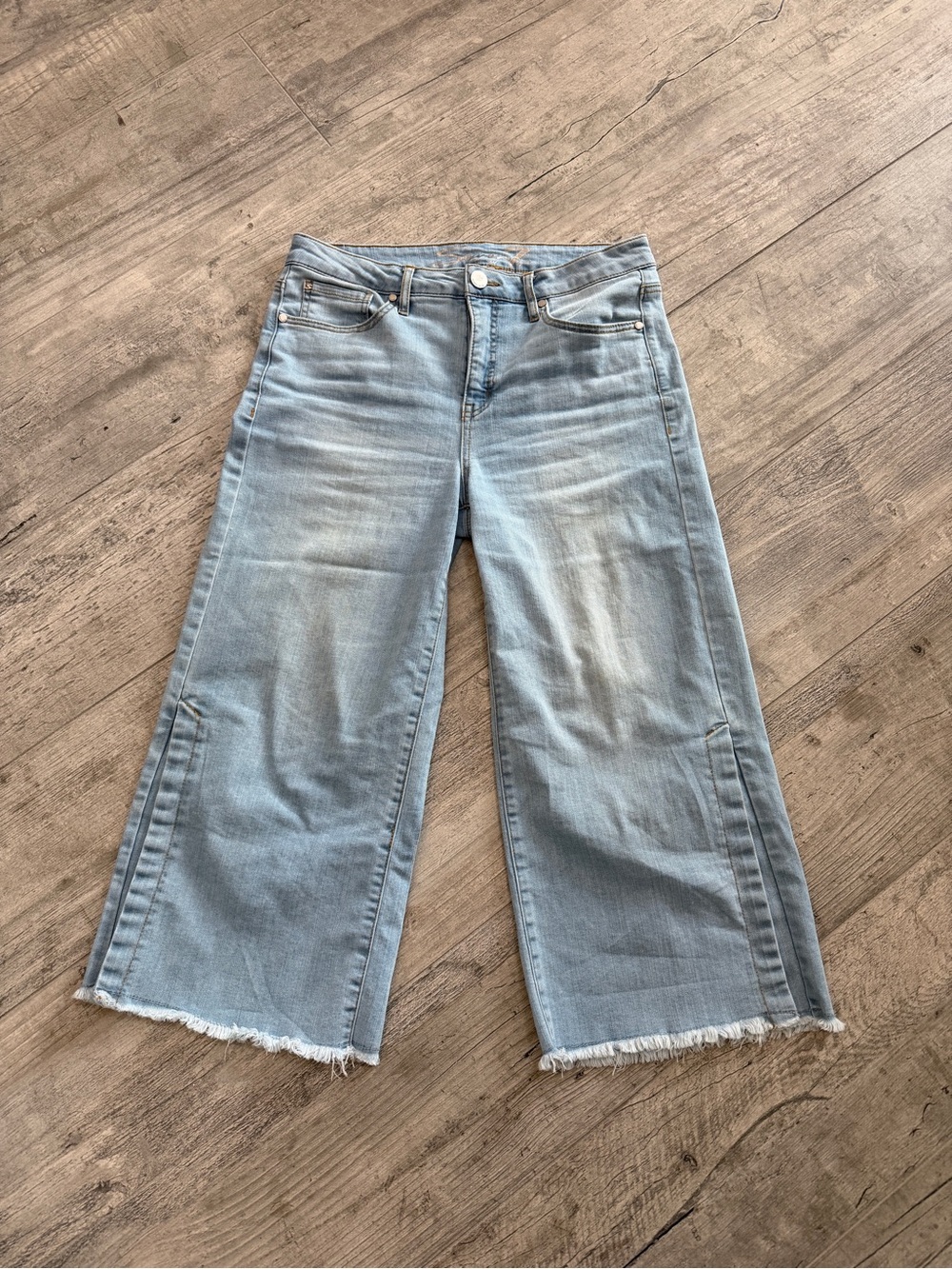 Seven7 Boho Chic High Rise Wide-Leg Cropped Frayed Hem Cotton Jeans